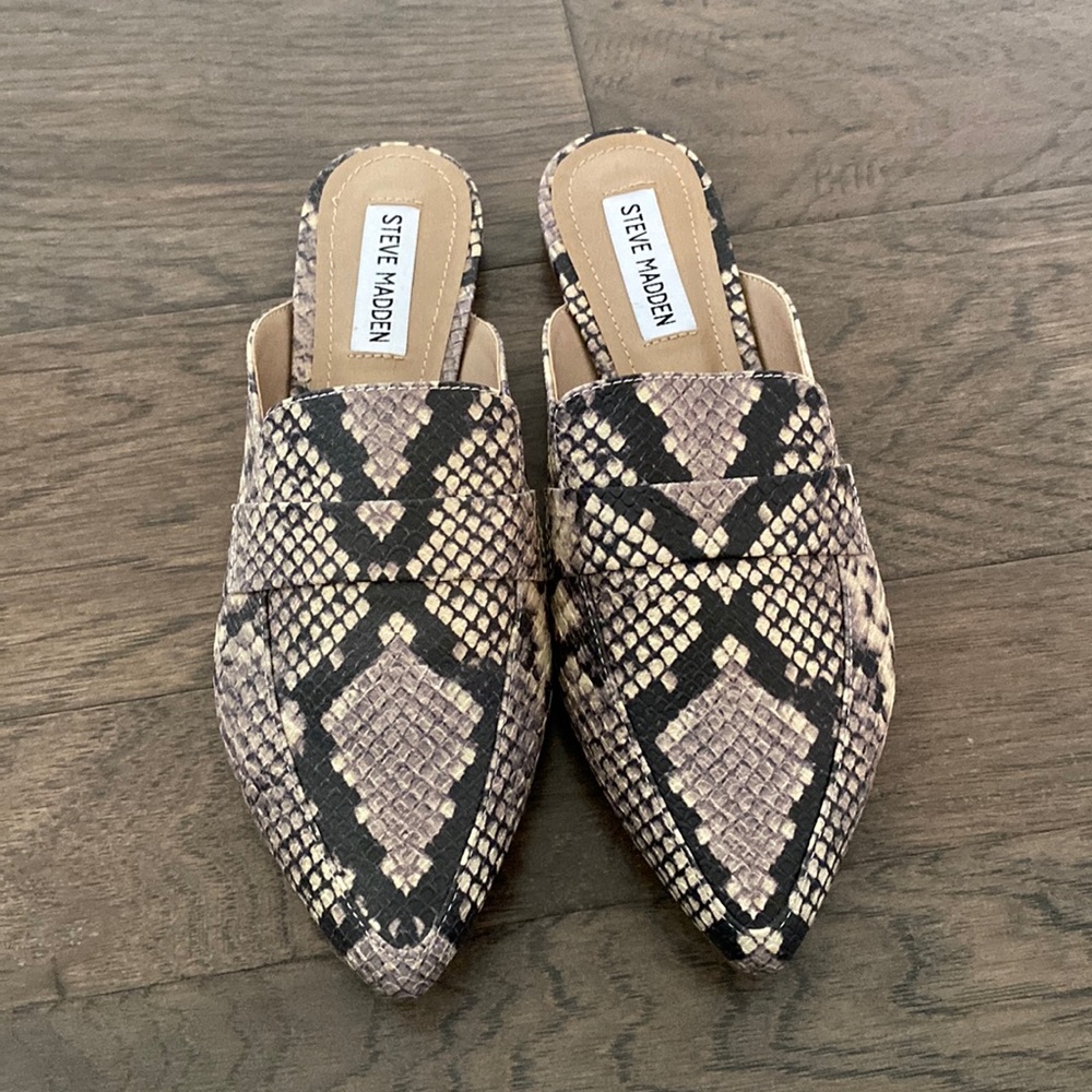 Brand new Steve Maddens shoes without tags. Never worn